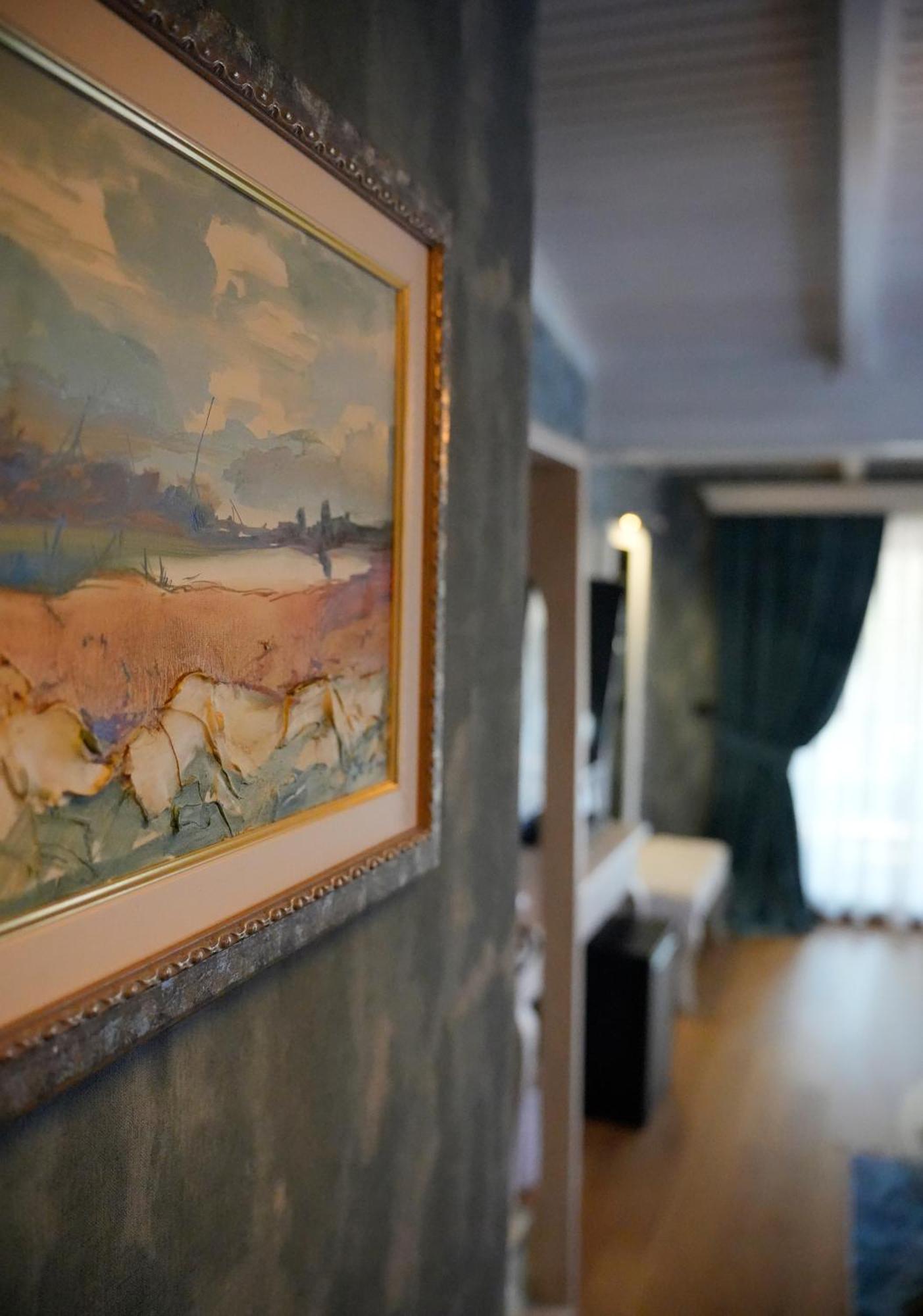 Le Hotel